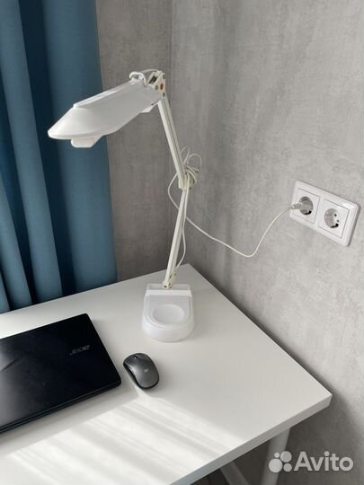Настольная лампа