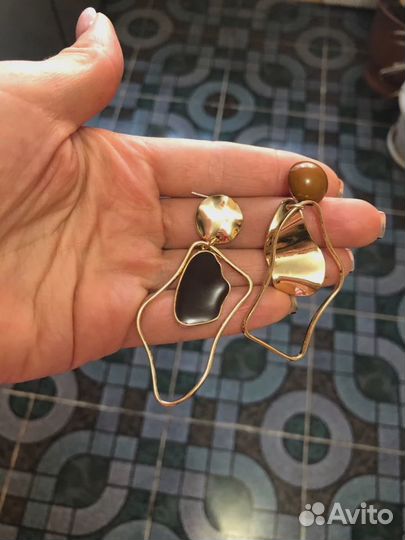 Серьги-гвоздики, новые