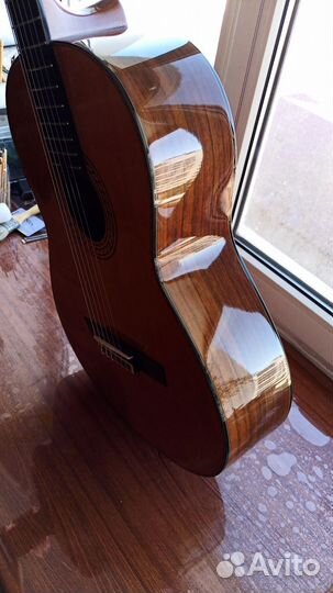 Кл. гитара Yamaha, массив. Как новая