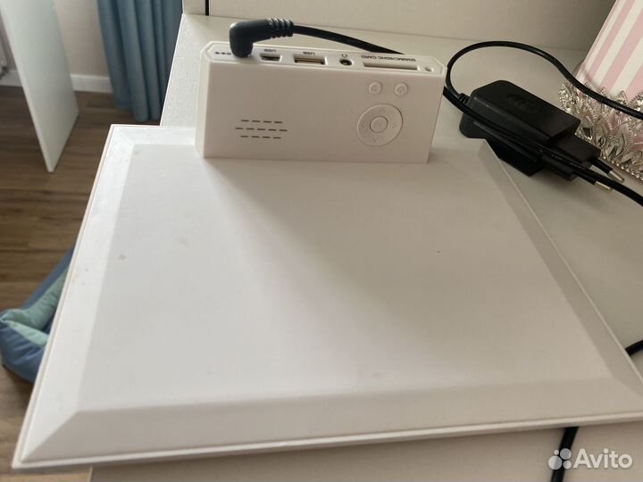 Цифровая фоторамка Digma 8 PF-840 белая