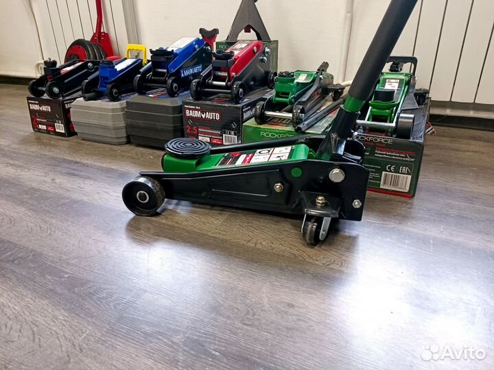 Домкрат подкатной 3т RockForce