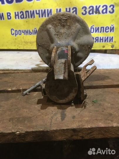 Стойка передняя левая Mitsubishi Galant