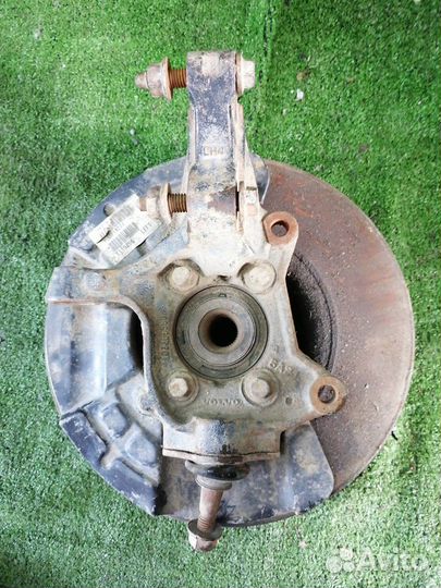 Кулак поворотный передний левый Volvo Xc90