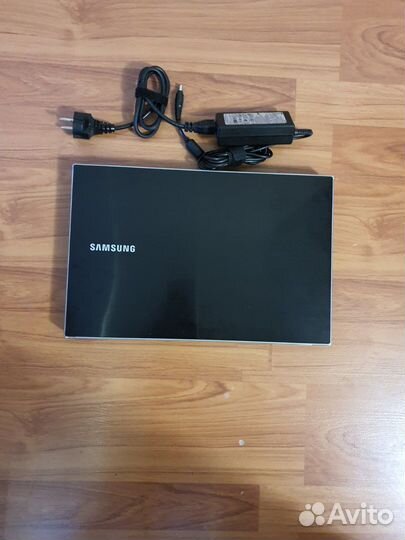 Ноутбук samsung NP300V5A