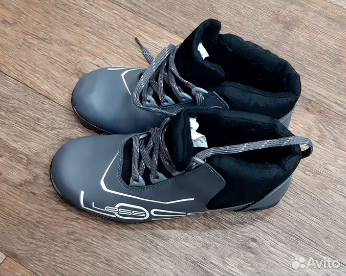 Лыжные ботинки детские 36 размер