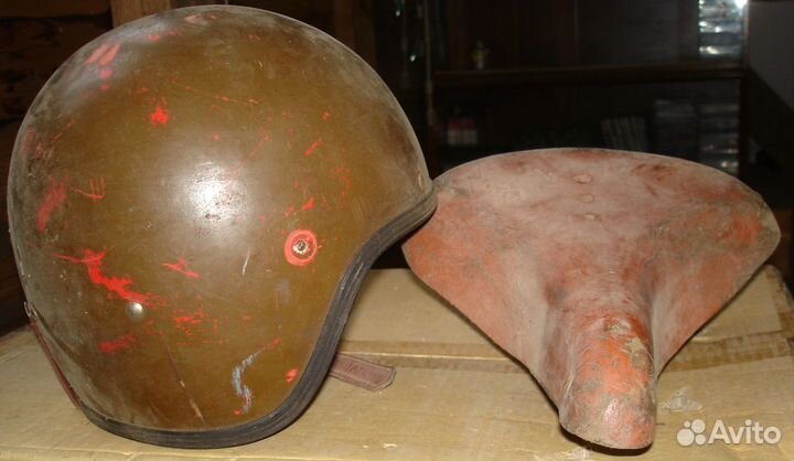 Седло для велосипеда кожаное СССР + шлем, старые