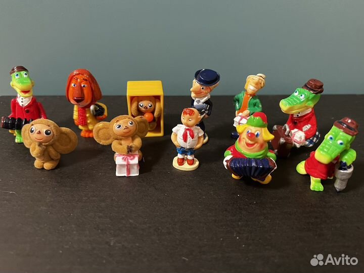 Игрушки из киндера, ленты, пятерочки