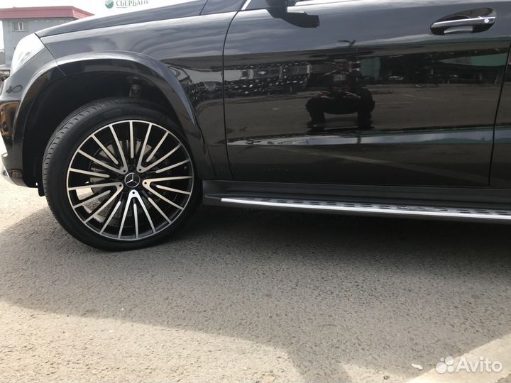 Continental ContiSportContact 5P SUV 285/40 R22 и 325/35 R22