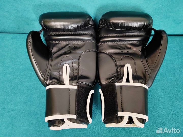 Боксерские перчатки 10 oz