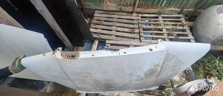 Капот на mercedes 190