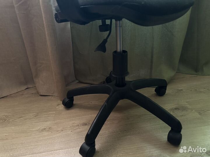 Компьютерное кресло