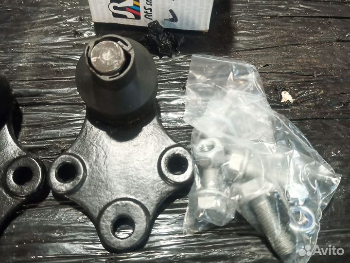 Шаровые опоры на ситроен Берлинго