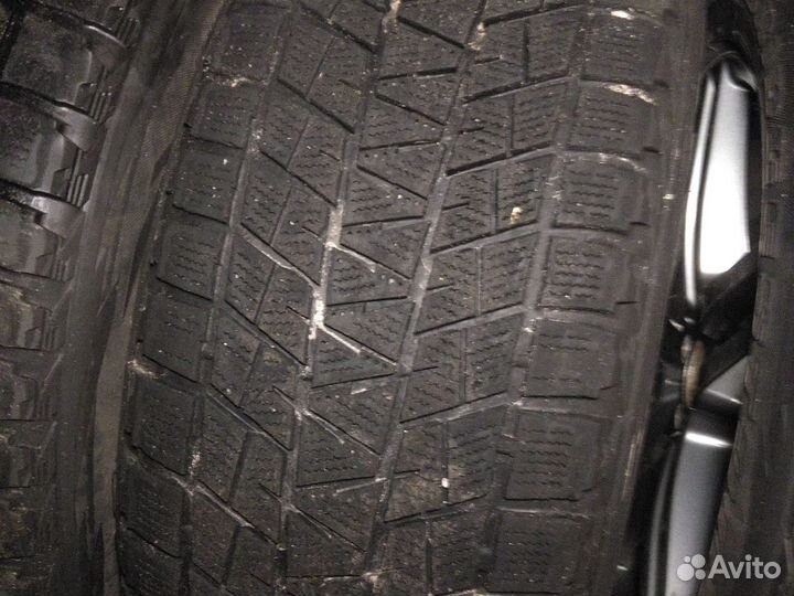 Bridgestone Blizzak DM-V1 275/55 R20