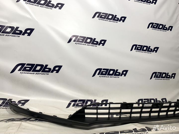 Решетка бампера Ford Focus 3(15) нижняя