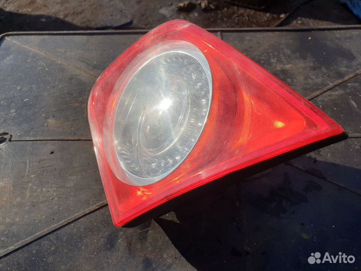 Фонарь задний правый внутренний VW Jetta 5 Джетта