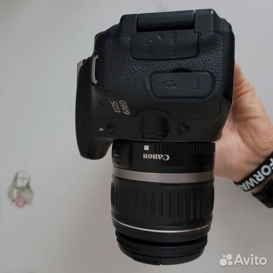 Зеркальный фотоаппарат Canon 600D Kit Отличный