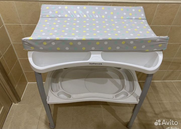 Пеленальный столик с ванночкой