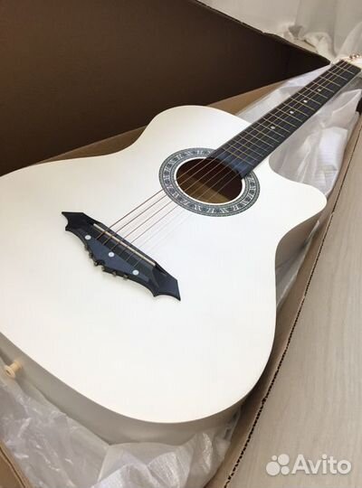 Гитара новая