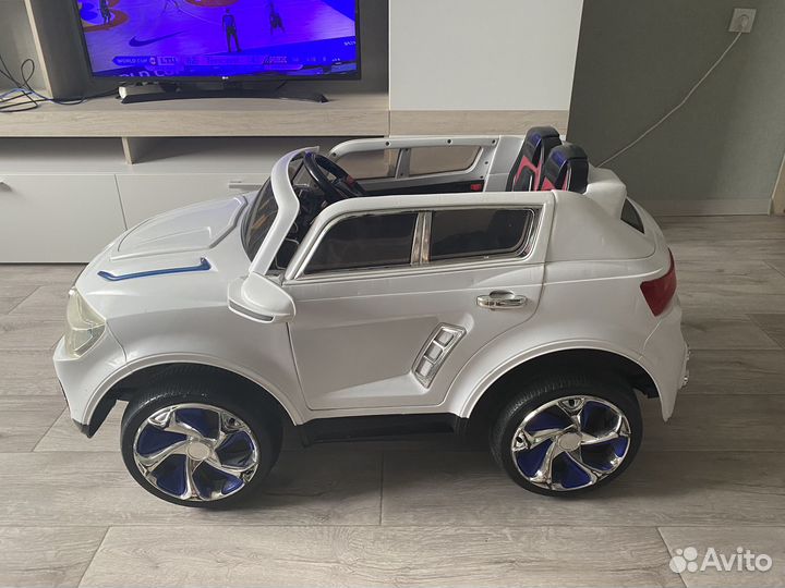 Детский электромобиль