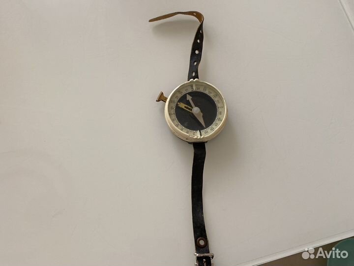 Наручный компас СССР