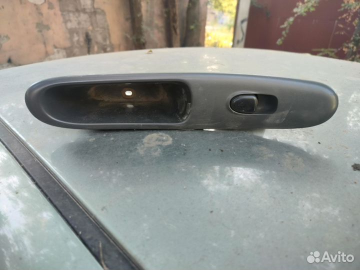 Кнопка стеклоподьемника lanos