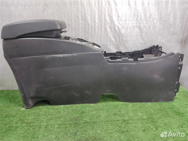 Консоль центральная с подлокотником Ssangyong Act