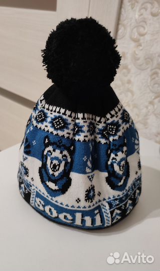 Шапка с помпоном
