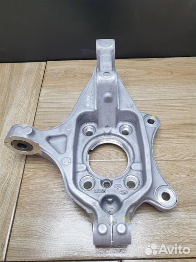 Кулак передний левый Hyundai SantaFe 2022