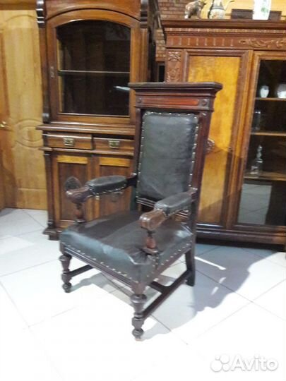 Кресло старинное антикварное красное дерево