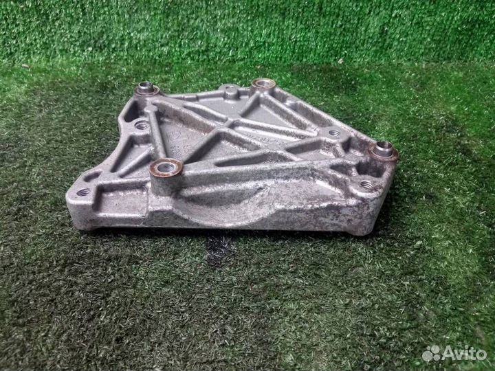 Кронштейн генератора Opel Corsa D (2006-2015)