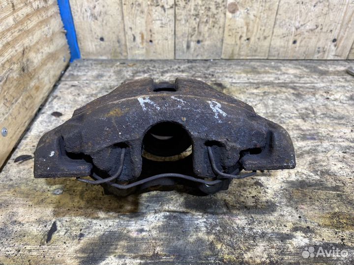 Суппорт передний правый VW Sharan, Galaxy