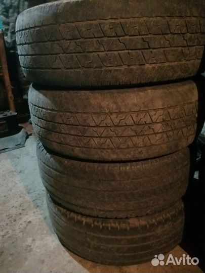 Michelin Agilis 215/65 R16