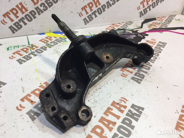 Рено Трафик Кронштейн МКПП