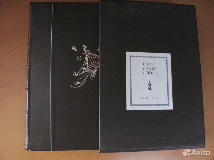 Автограф Джорджа Харрисона на книге