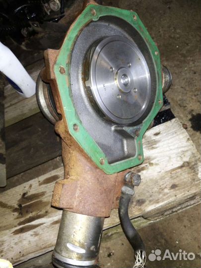 Помпа DAF XF95 мотор XE250 XE280 XE315 XE355 Б/У