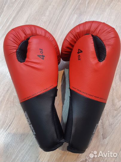 Боксерские перчатки Decathlon 4oz