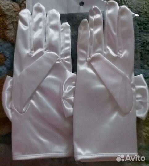 Перчатки атласные белые, новые