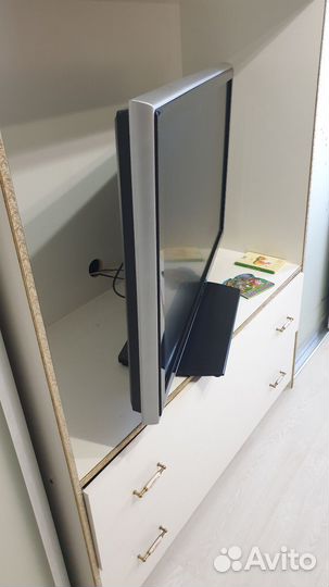 Телевизор бу LG-42G80