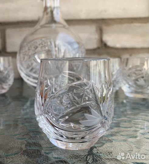 Хрустальный графин и 6 стопок