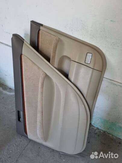 Обшив дверей Toyota Mark II Grande