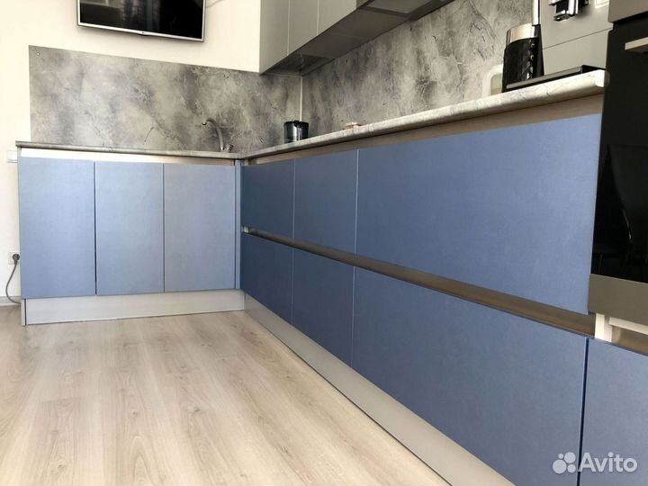 Кухонный гарнитур угловой в потолок на заказ