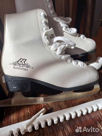 Коньки фигурные 38 размер