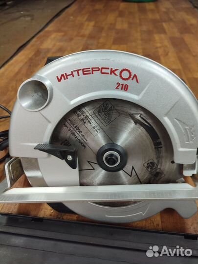 Дисковая пила Интерскол дп-210/1900М