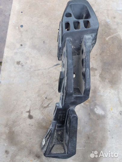 Крепления бампера заднее левое Porsche cayenne 958