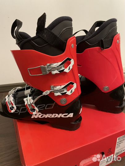 Горнолыжные ботинки детские