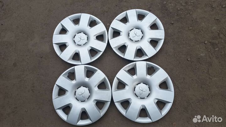 Колпаки на mitsubishi r16