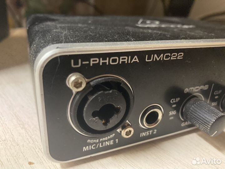Внешняя звуковая карта Behringer UMC 22