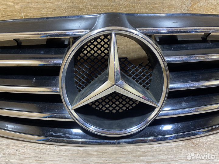 Решетка радиатора Mercedes Benz W211 дорест 130451