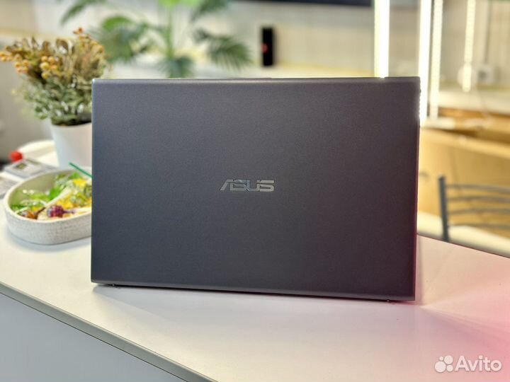 Ноутбук Asus 2022 на гарнатии