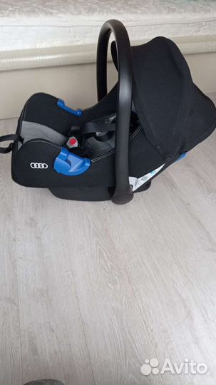 Комплект детских автокресел Audi